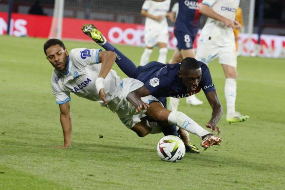 尼斯主场逼平马赛，保持不败势头的简单介绍